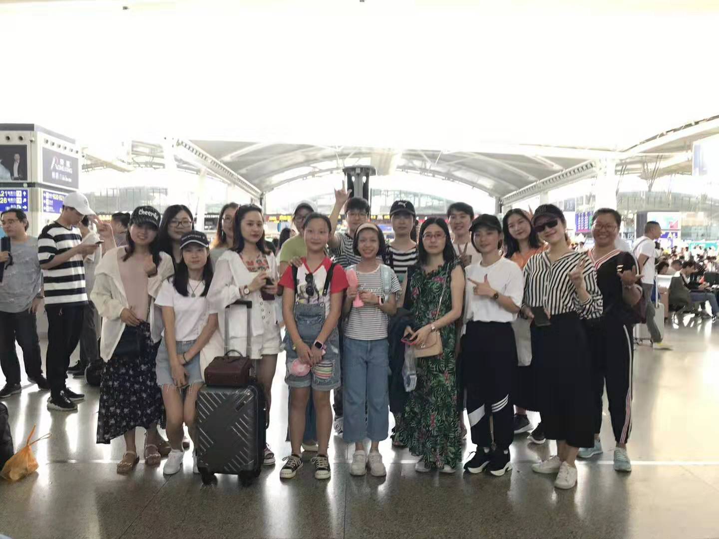 如火盛夏，風(fēng)景如畫(huà)。探尋心靈綠州，大晟鼎桂林陽(yáng)朔游?。?！ 